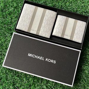 Michael Kors Boxed Signature 3 in 1 Bifold Wallet In White / Pearl Grey
